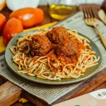 MASSA ESPAGUETE AO SUGO + ALMÔNDEGAS DE CARNE BOVINA PATINHO 300G