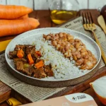 PICADINHO DE CARNE COM LEGUMES E ARROZ BRANCO COM FEIJÃO CARIOCA 300G
