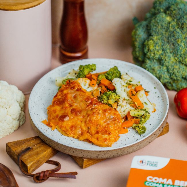 PARMEGIANA DE FRANGO COM MIX DE LEGUMES - LOW CARB 200G