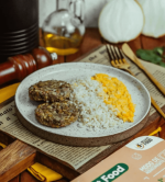 MINI BURGER DE LENTILHA VEGETARIANO COM ARROZ INTEGRAL E CREME DE MILHO 300G