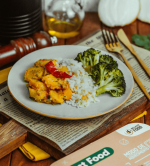 MOQUECA DE BANANA VEGETARIANA COM ARROZ BRANCO E BRÓCOLIS 300G
