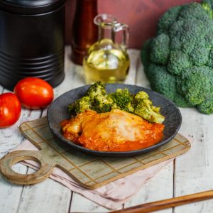 PARMEGIANA DE FRANGO COM BRÓCOLIS TEMPERADO 250G