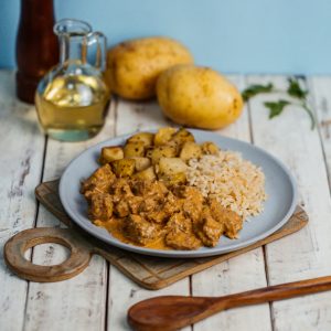 STROGONOFF DE FILÉ MIGNON C/ ARROZ INTEGRAL E BATATA RUSTICA 300G