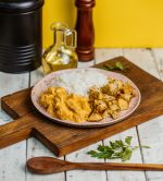 STROGONOFF DE FRANGO C/ ARROZ BRANCO E BATATA RUSTICA 300G